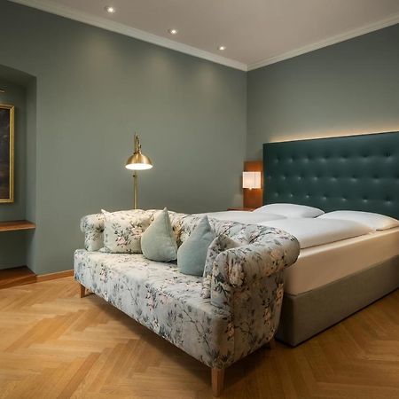 Hotel Palma Meran Buitenkant foto