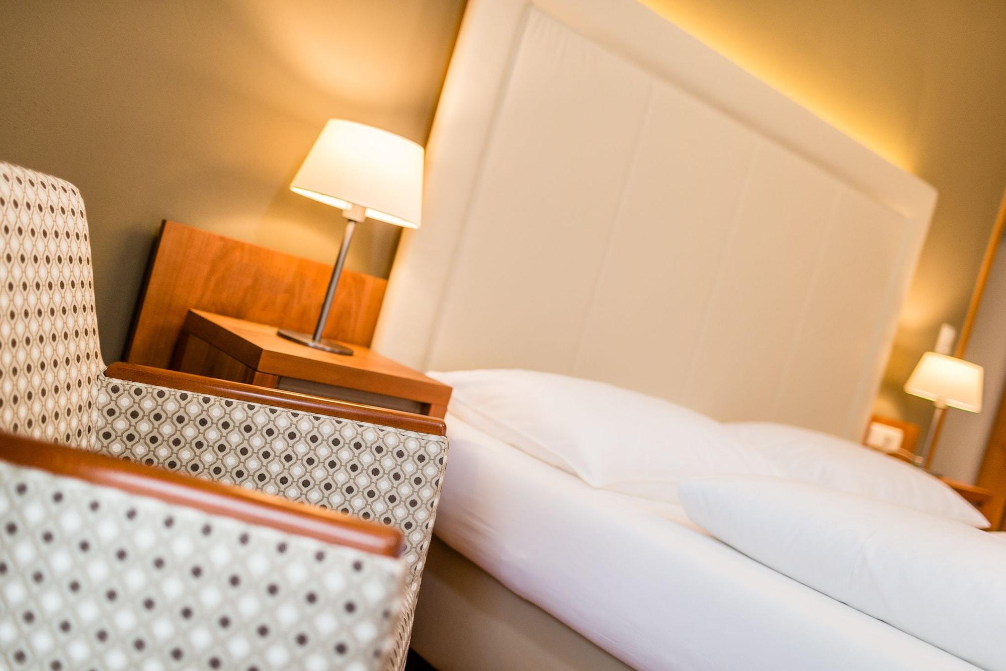 Hotel Palma Meran Buitenkant foto