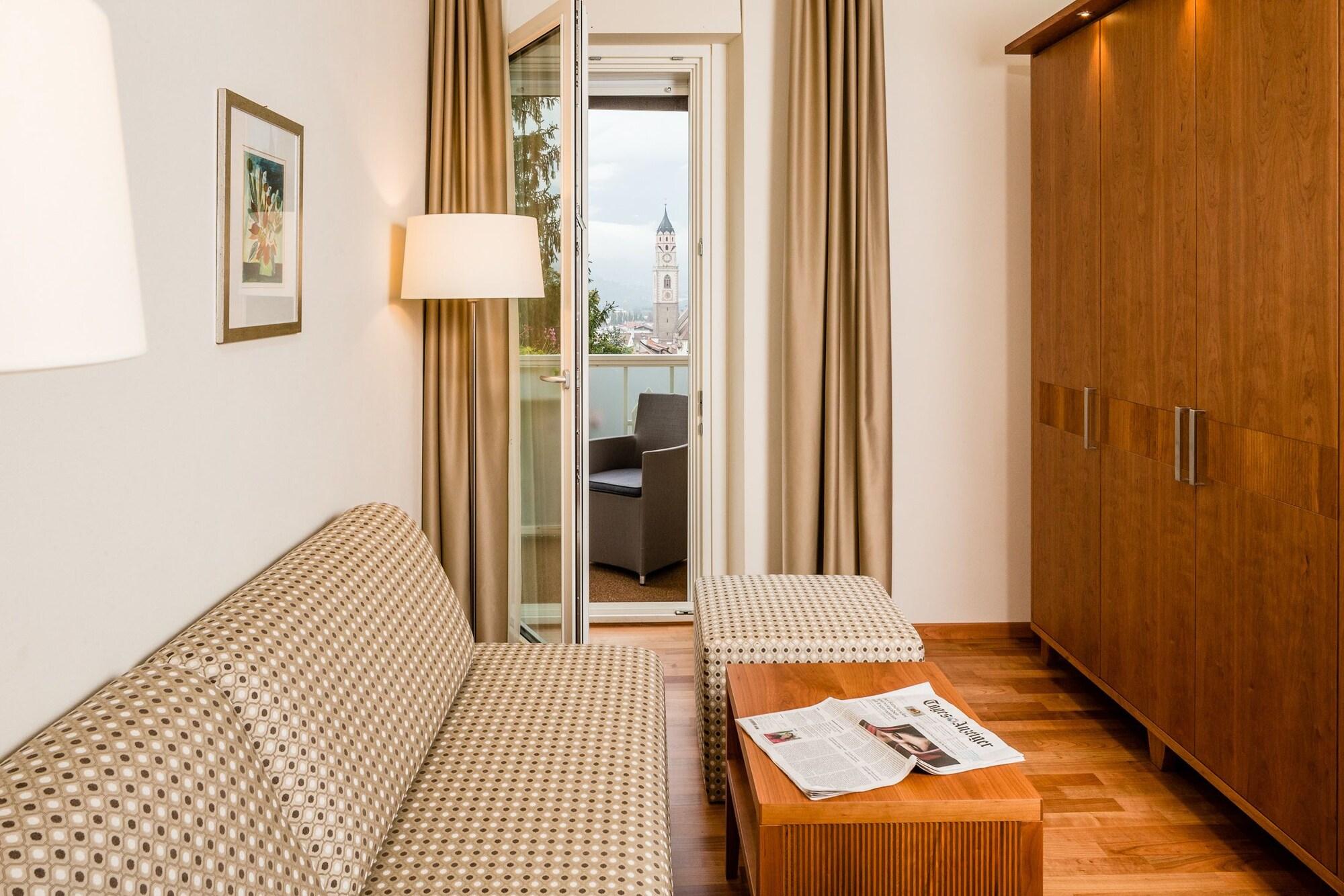 Hotel Palma Meran Buitenkant foto