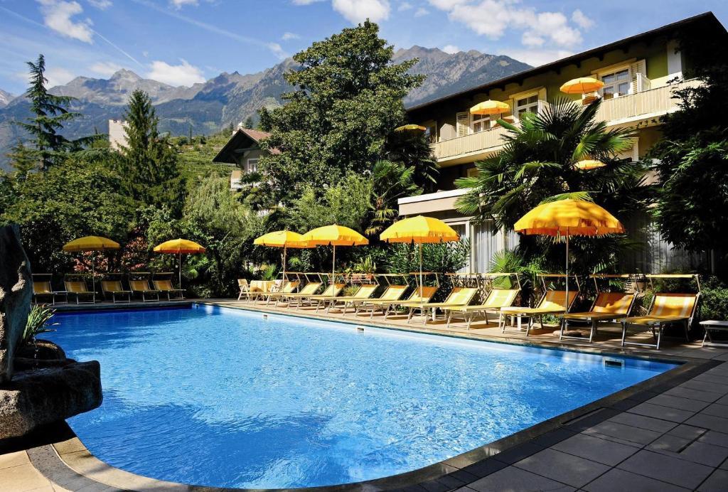Hotel Palma Meran Buitenkant foto
