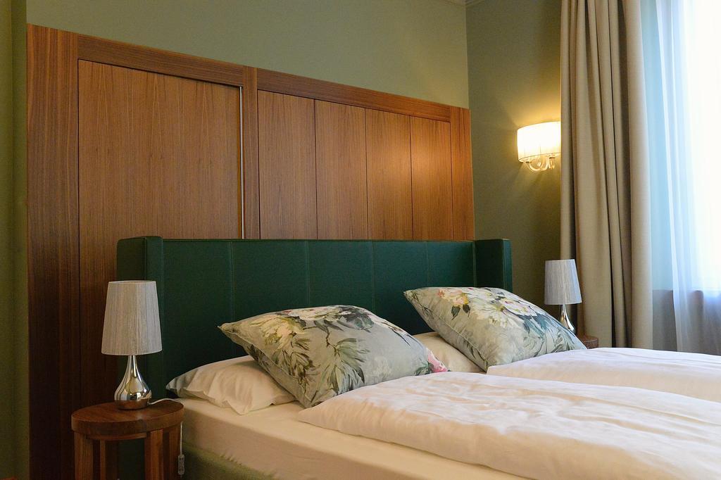 Hotel Palma Meran Buitenkant foto