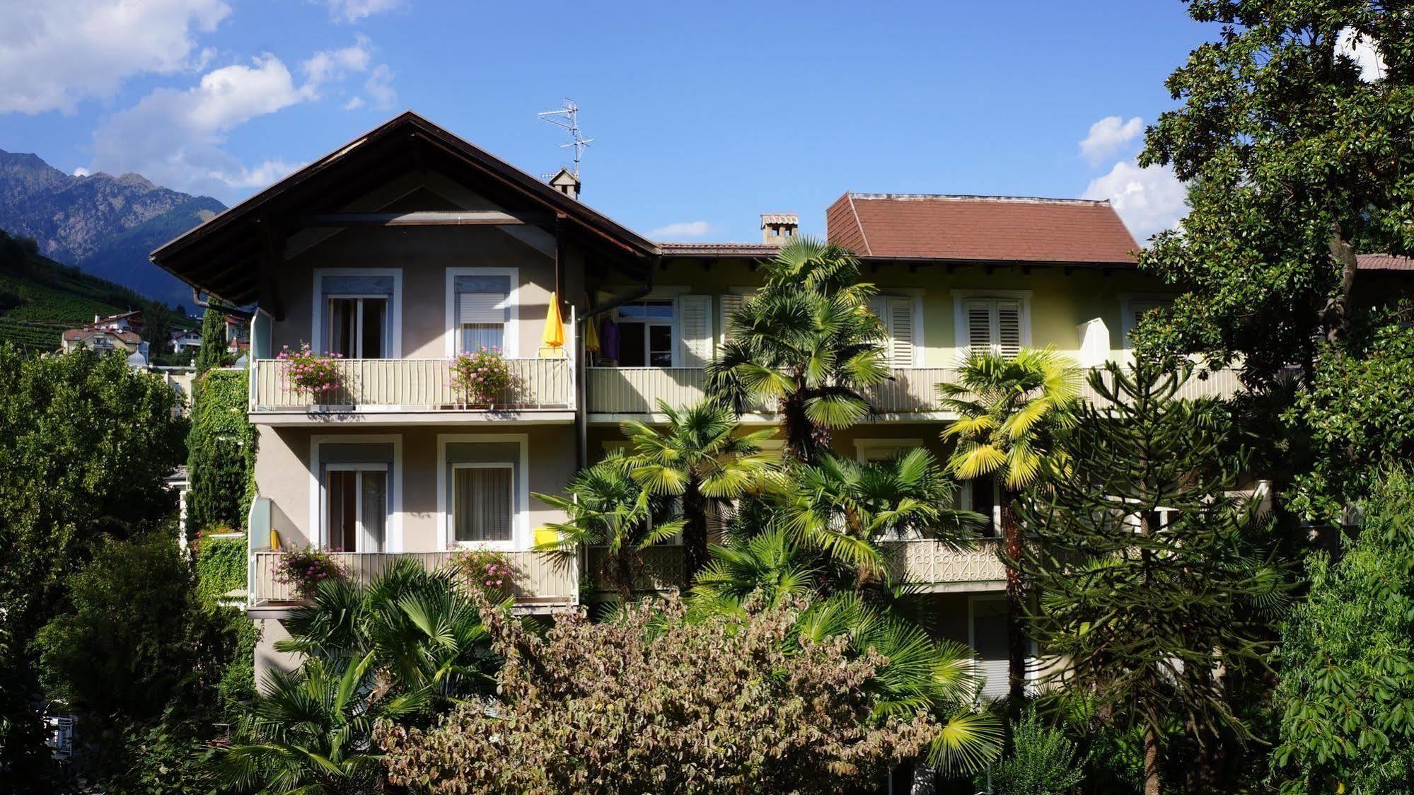 Hotel Palma Meran Buitenkant foto