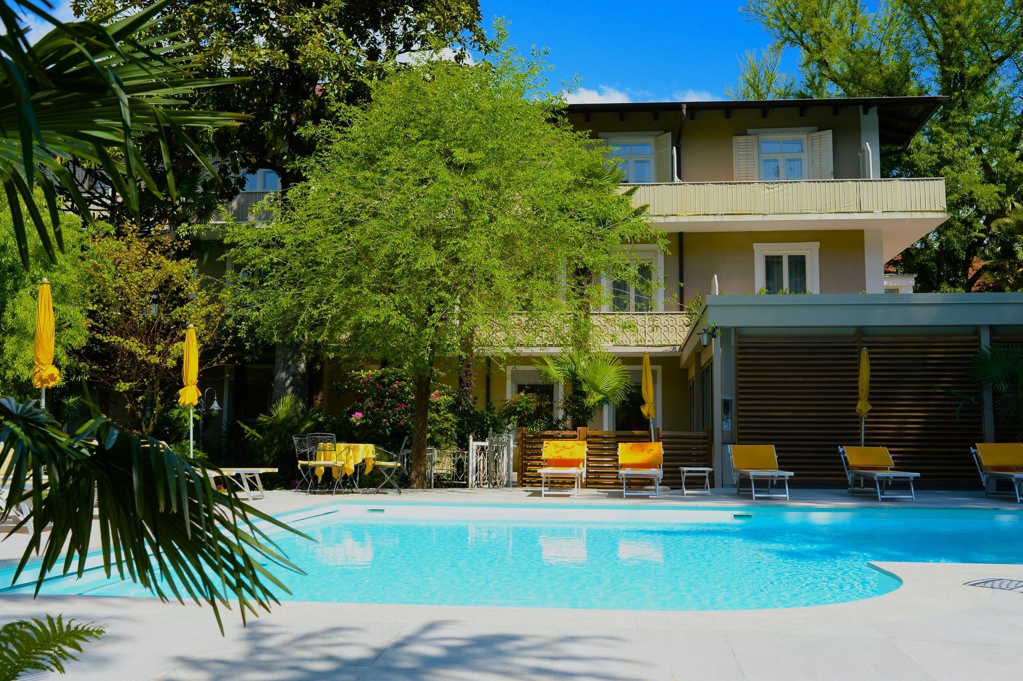 Hotel Palma Meran Buitenkant foto